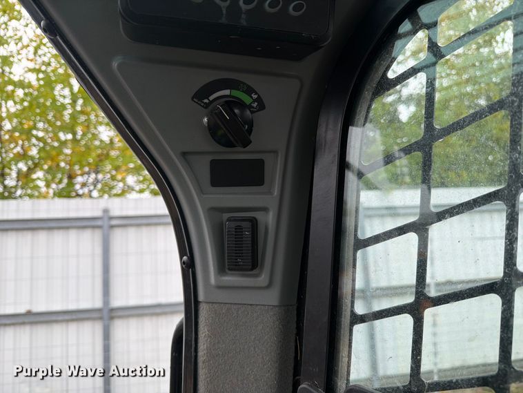 image for item YA5206 2021 Caterpillar 299D3 XE tracked skid steer loader