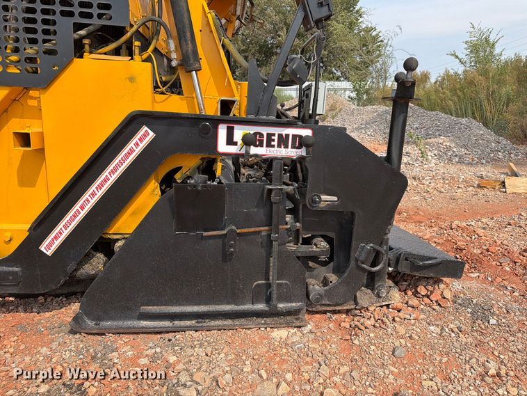 image for item YA5241 2012 LeeBoy 8515B paver