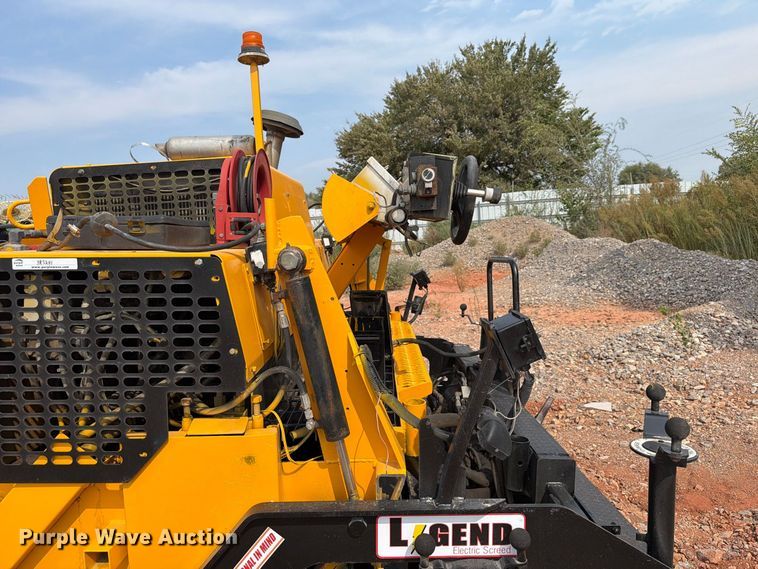 image for item YA5241 2012 LeeBoy 8515B paver