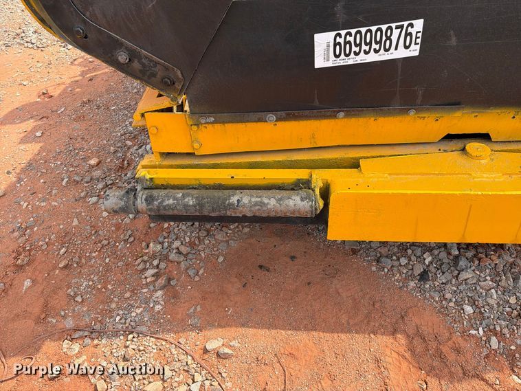 image for item YA5241 2012 LeeBoy 8515B paver