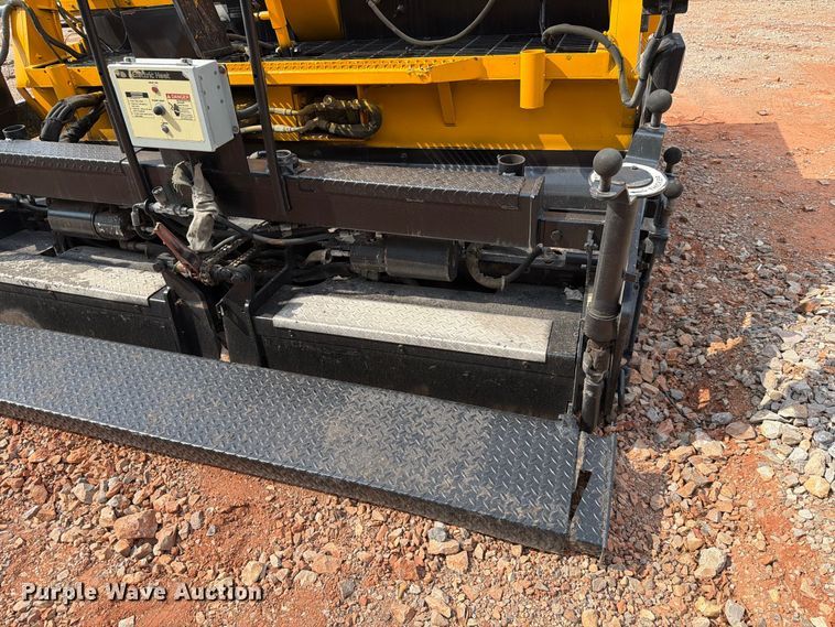 image for item YA5241 2012 LeeBoy 8515B paver