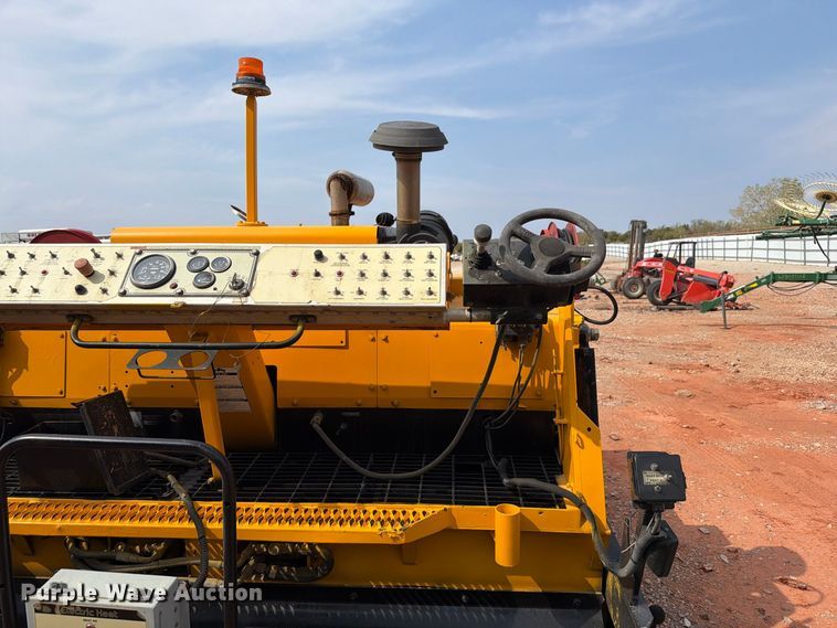 image for item YA5241 2012 LeeBoy 8515B paver