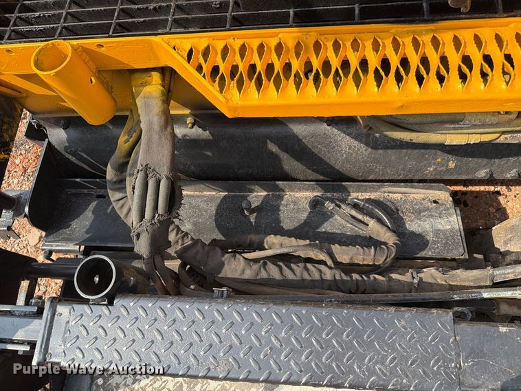 image for item YA5241 2012 LeeBoy 8515B paver