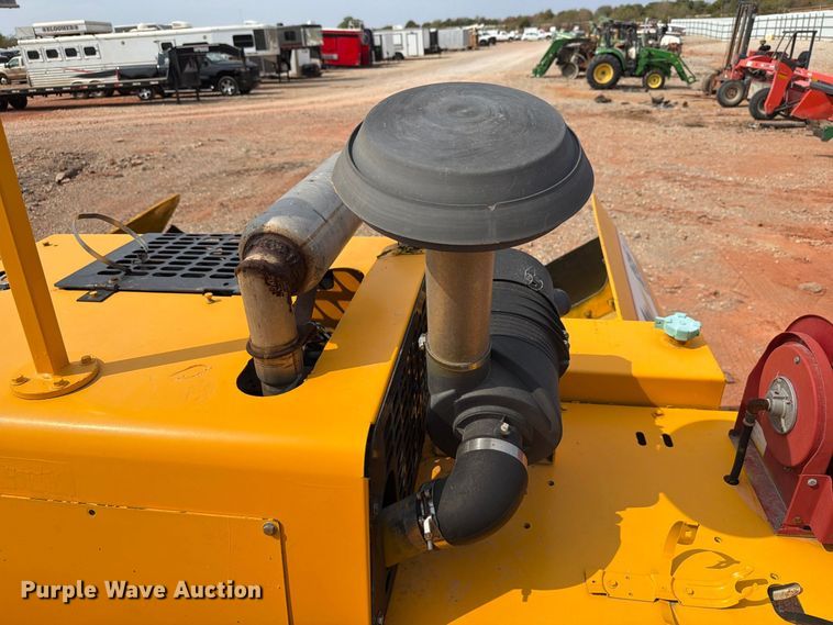 image for item YA5241 2012 LeeBoy 8515B paver
