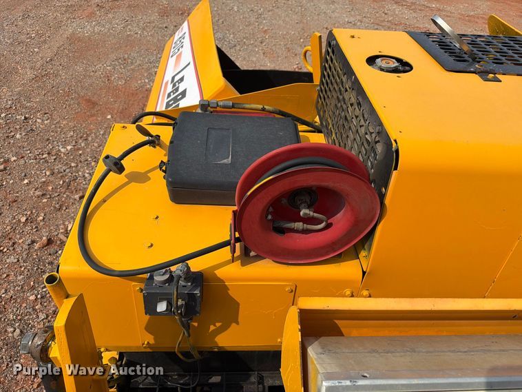 image for item YA5241 2012 LeeBoy 8515B paver