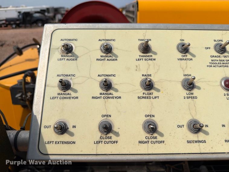 image for item YA5241 2012 LeeBoy 8515B paver