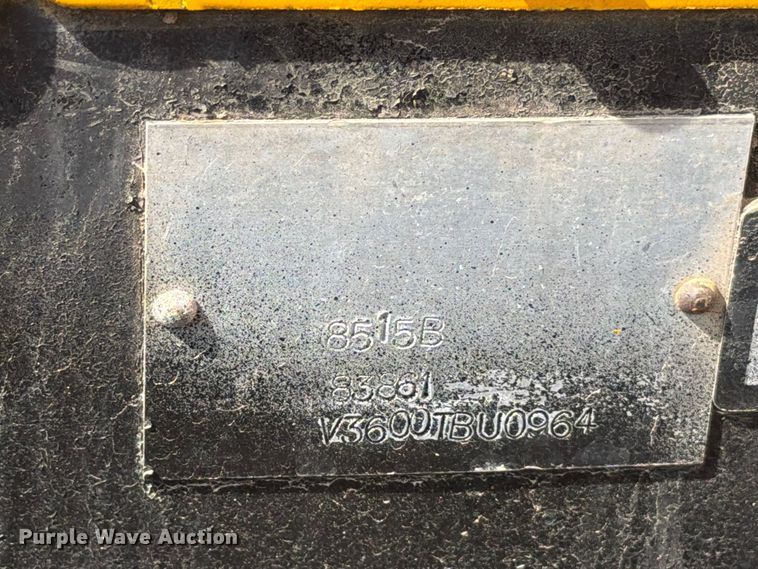 image for item YA5241 2012 LeeBoy 8515B paver