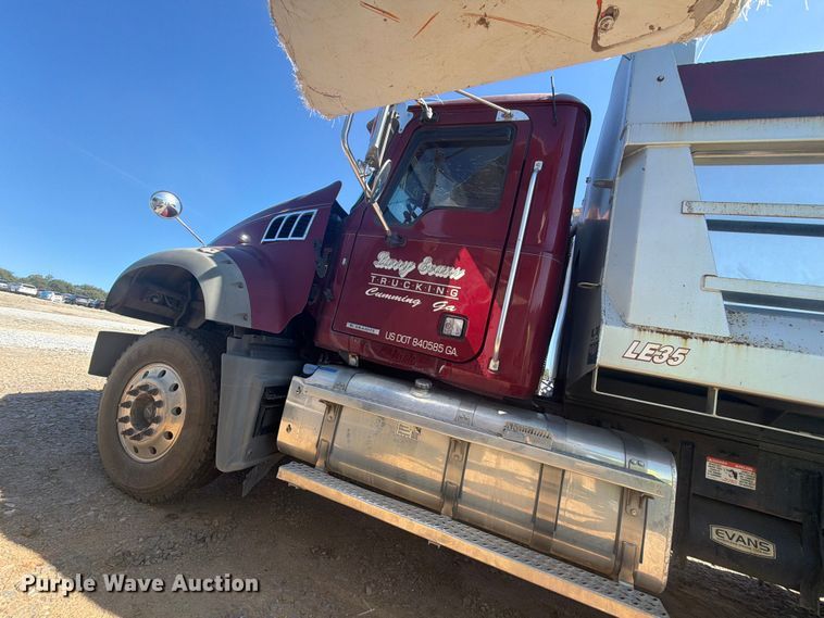 image for item YA5303 2019 Mack Granite dump truck