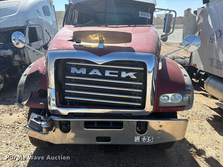 image for item YA5303 2019 Mack Granite dump truck
