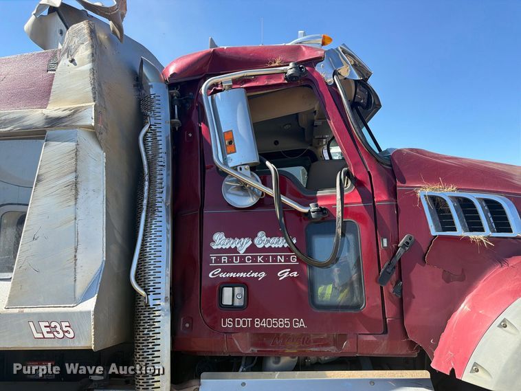 image for item YA5303 2019 Mack Granite dump truck