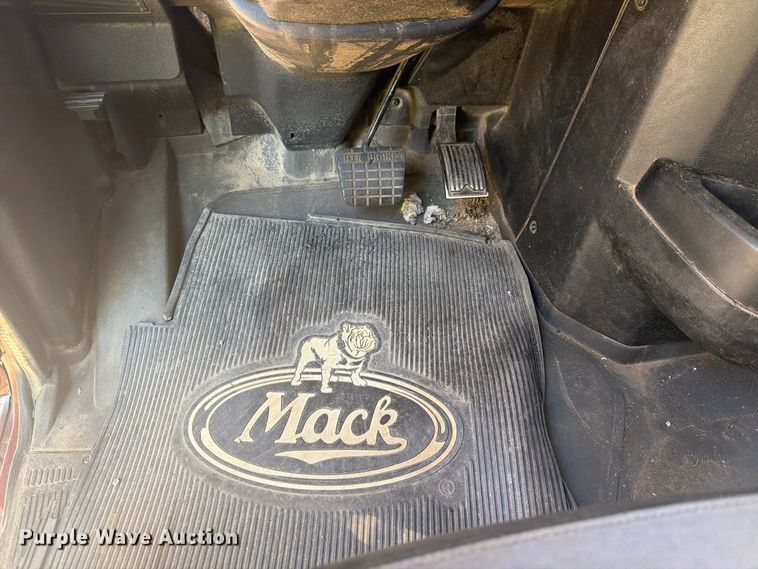 image for item YA5303 2019 Mack Granite dump truck