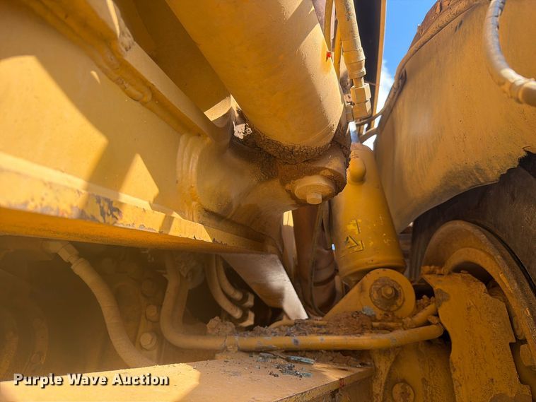 image for item YA5309 2008 Caterpillar 740 articulated haul truck