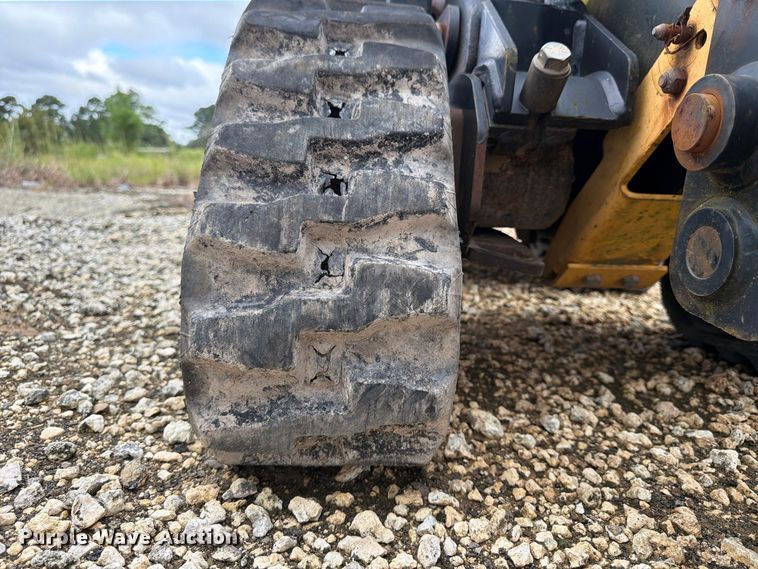 image for item YA5423 2016 Ditch Witch R300 cable plow