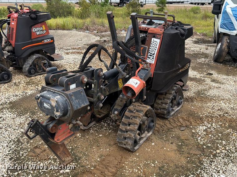 image for item YA5425 2015 Ditch Witch R300 cable plow