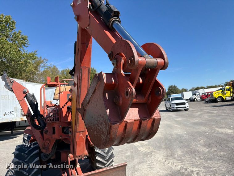 image for item YA5428 2001 Ditch Witch 7610DD trencher