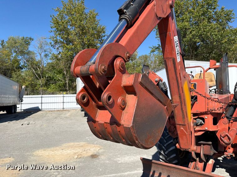 image for item YA5428 2001 Ditch Witch 7610DD trencher