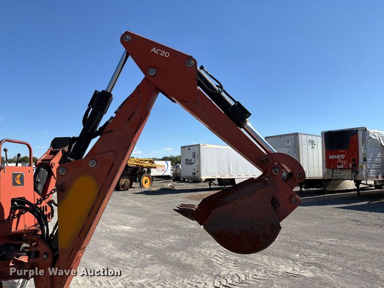 image for item YA5428 2001 Ditch Witch 7610DD trencher