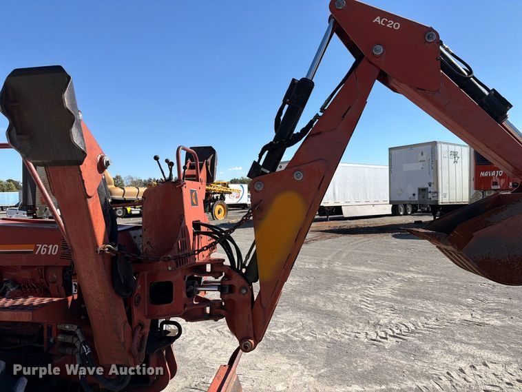 image for item YA5428 2001 Ditch Witch 7610DD trencher