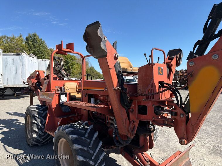 image for item YA5428 2001 Ditch Witch 7610DD trencher