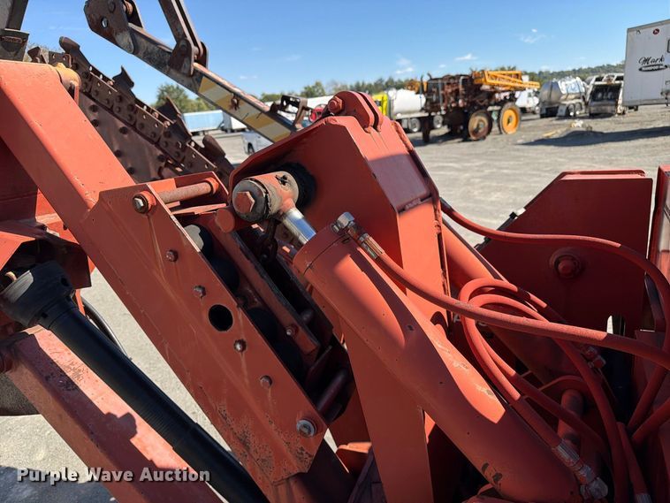 image for item YA5428 2001 Ditch Witch 7610DD trencher