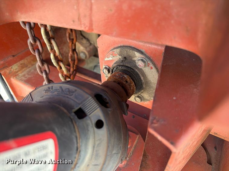 image for item YA5428 2001 Ditch Witch 7610DD trencher