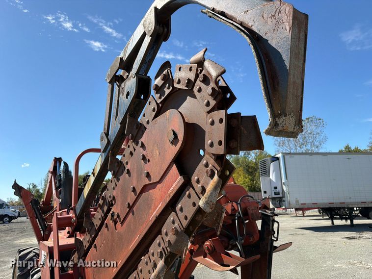 image for item YA5428 2001 Ditch Witch 7610DD trencher