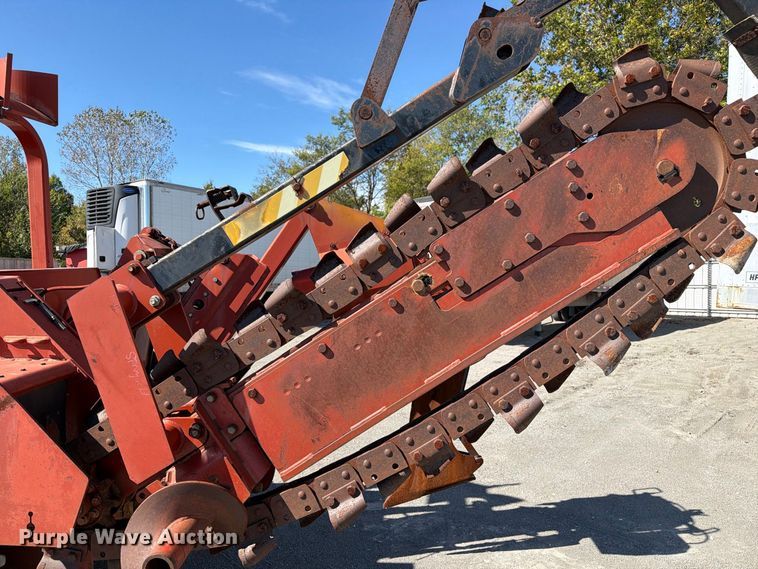 image for item YA5428 2001 Ditch Witch 7610DD trencher