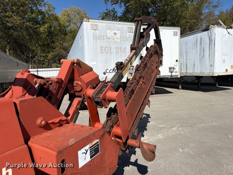 image for item YA5428 2001 Ditch Witch 7610DD trencher