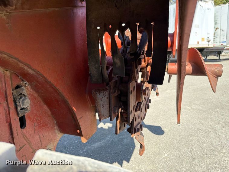 image for item YA5428 2001 Ditch Witch 7610DD trencher