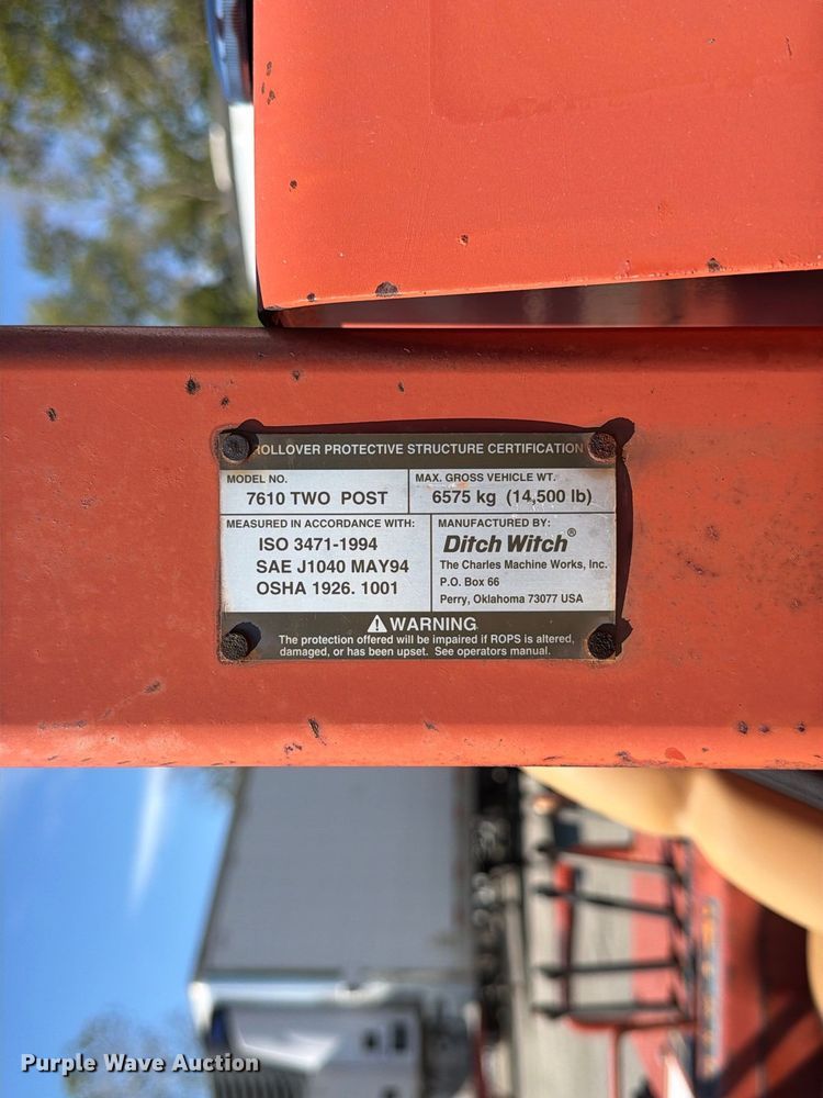 image for item YA5428 2001 Ditch Witch 7610DD trencher