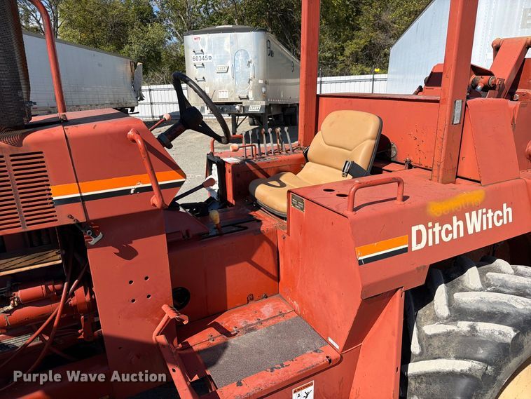 image for item YA5428 2001 Ditch Witch 7610DD trencher