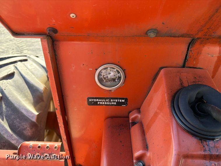 image for item YA5428 2001 Ditch Witch 7610DD trencher