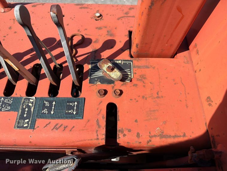 image for item YA5428 2001 Ditch Witch 7610DD trencher