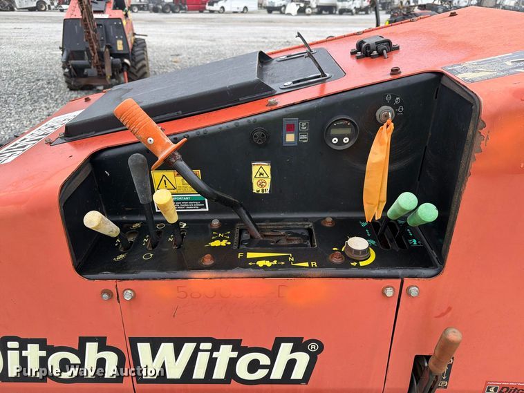 image for item YA5438 2016 Ditch Witch 410SX trencher