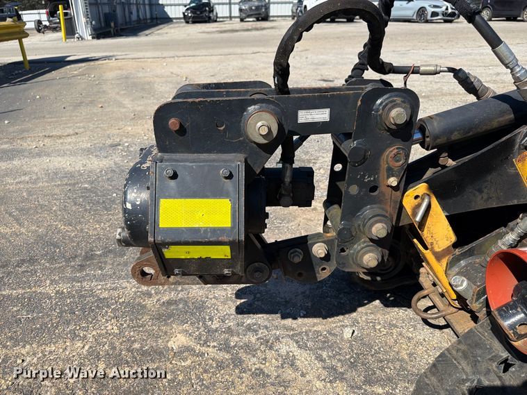 image for item YA5454 2016 Ditch Witch R300 cable plow