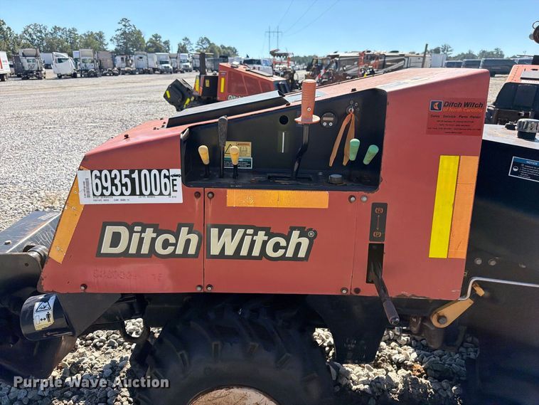 image for item YA5465 2015 Ditch Witch 410SX trencher
