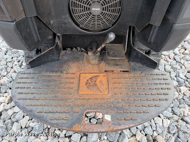 image for item YA5469 2017 Ditch Witch R300 cable plow