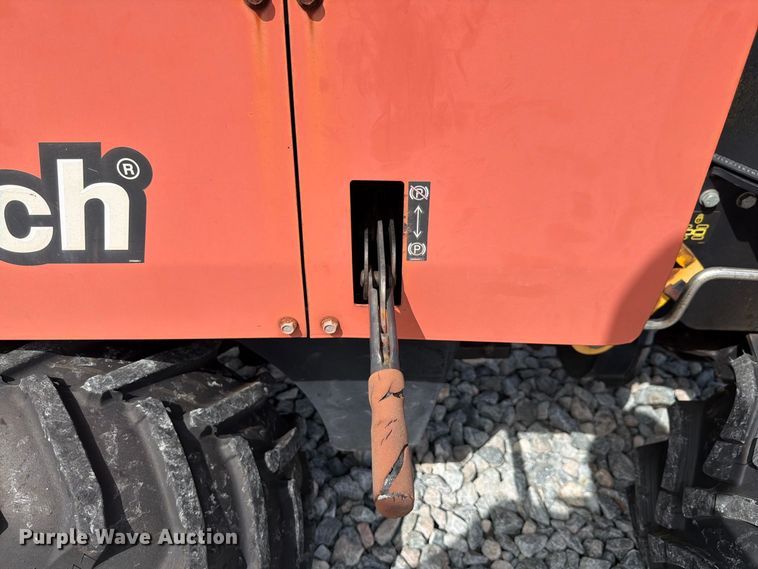 image for item YA5470 2016 Ditch Witch 410SX trencher