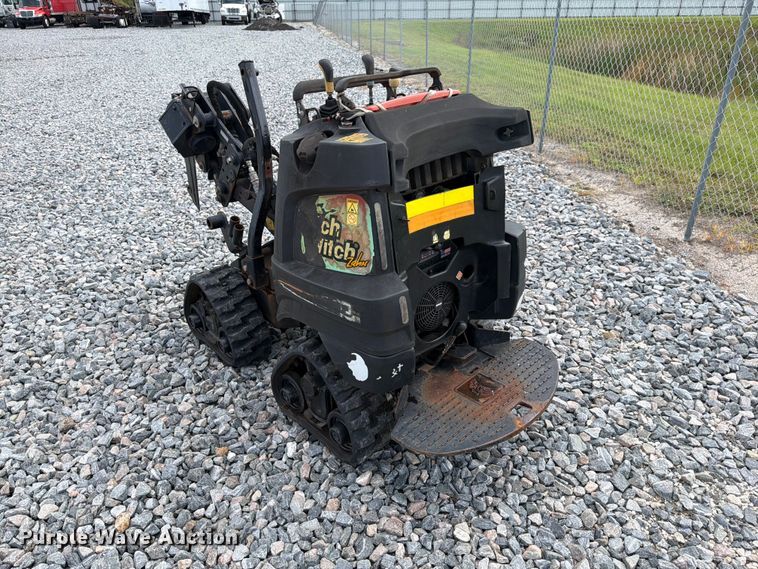 image for item YA5471 2015 Ditch Witch R300 cable plow