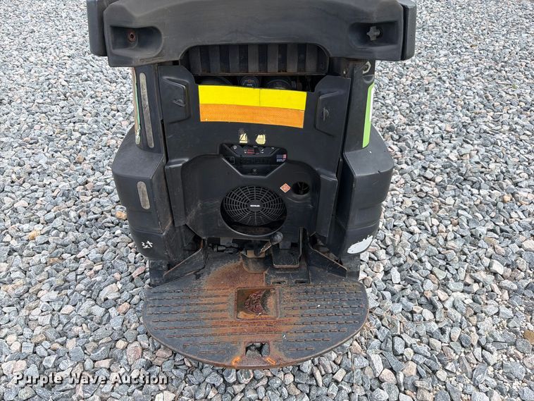 image for item YA5471 2015 Ditch Witch R300 cable plow