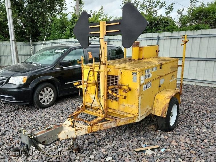 image for item YA5653 1990 Hesco manhole support trailer