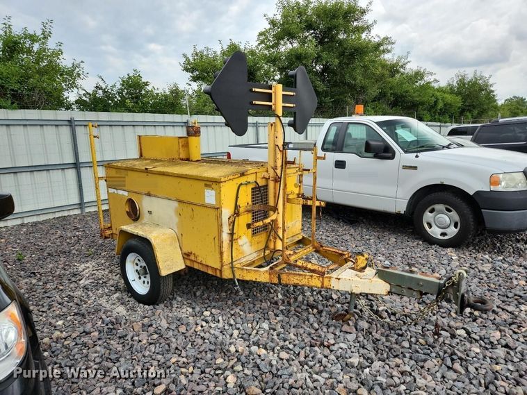image for item YA5653 1990 Hesco manhole support trailer
