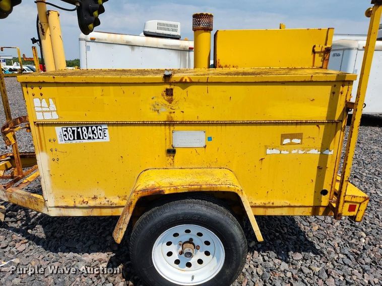 image for item YA5653 1990 Hesco manhole support trailer