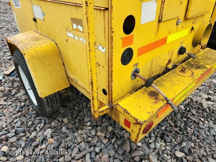 image for item YA5653 1990 Hesco manhole support trailer