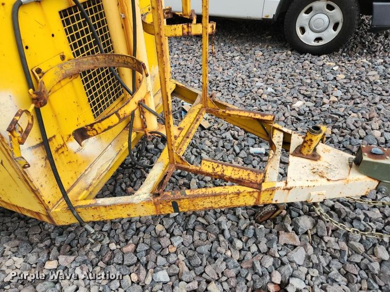 image for item YA5653 1990 Hesco manhole support trailer