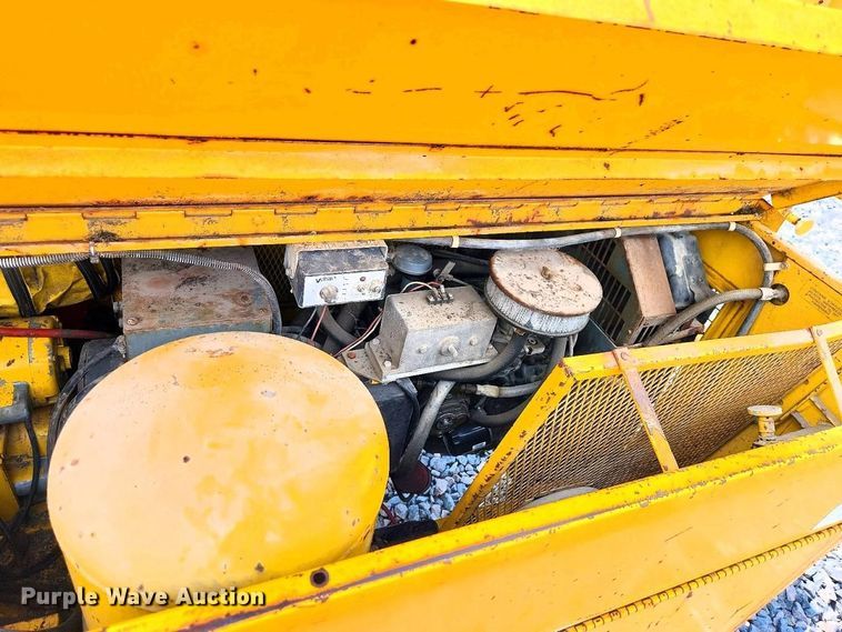 image for item YA5653 1990 Hesco manhole support trailer
