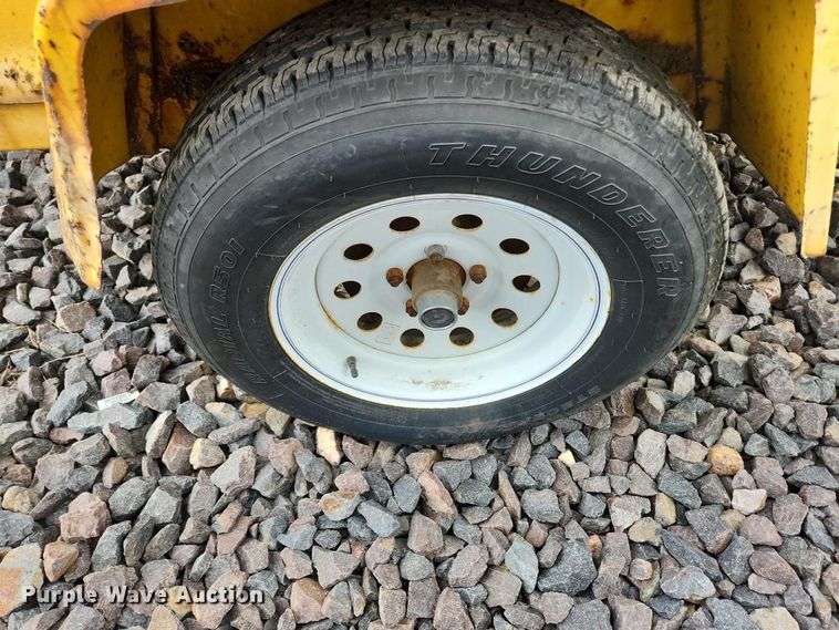 image for item YA5653 1990 Hesco manhole support trailer