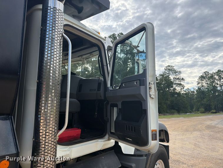 image for item ZA0836 2021 Mack Granite dump truck