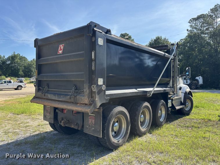 image for item ZA0837 2025 Kenworth T880 dump truck