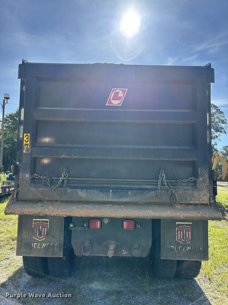 image for item ZA0837 2025 Kenworth T880 dump truck